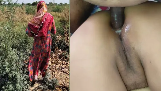 Hintli güzellik ilk götten sikilişini komşu oğluyla yaşıyor