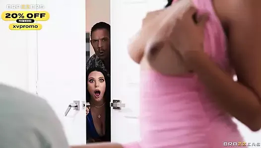 Azgın Ev Sahipleriyle Aldatmak.Angela Beyaz, Roxie Günahkar Brazzers