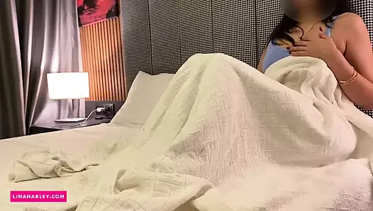 Üvey kardeşim beni mastürbasyon yaparken yakaladı