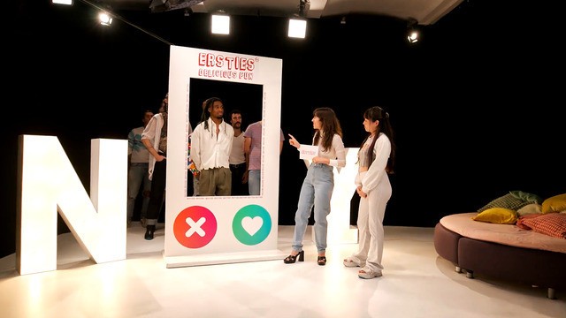 Ersties - Gerçek Hayatta Tinder 4 (Bölüm 1/3)