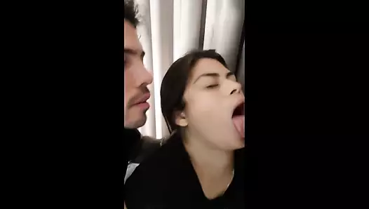 karısı chupando amante do marido na frente 