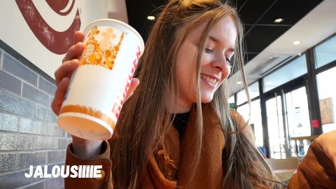 Burger King hostesi bana rüşvet vermeye çalışıyor